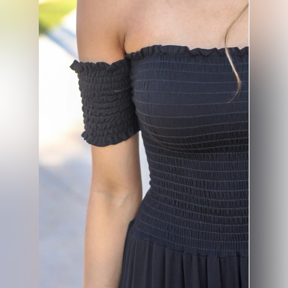 BLACK OFF SHOULDER SMOKED TOP MAXI DRESS - Picture 5 of 10